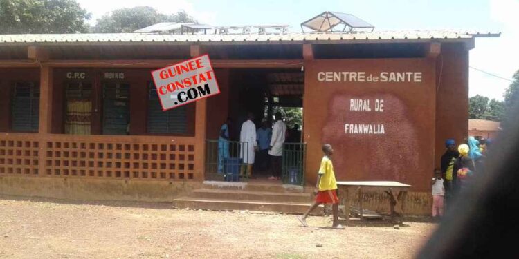 Siguiri /Franwalia : LE CENTRE DE SANTÉ SANS CLÔTURE EXPOSÉ AUX ANIMAUX, LE CHEF DE CENTRE LANCE UN CRI DE CŒUR À L&rsquo;ENDROIT DE L’ÉTAT