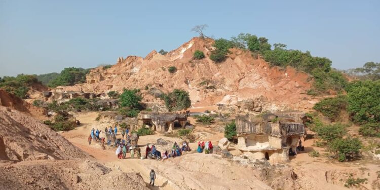 Labé : AUTORISATION D&rsquo;EXPLOITATION ET D&rsquo;EXTRACTION DU SABLE AU NIVEAU DES CARRIÈRE, LE PRÉFET IMPOSE DES CONDITIONS