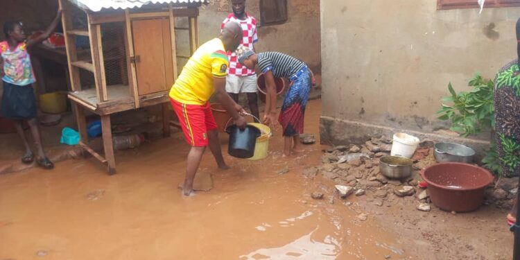 Kankan : INONDATION AU QUARTIER BANANKORODA,  LES CITOYENS ACCUSENT GUiITER SA