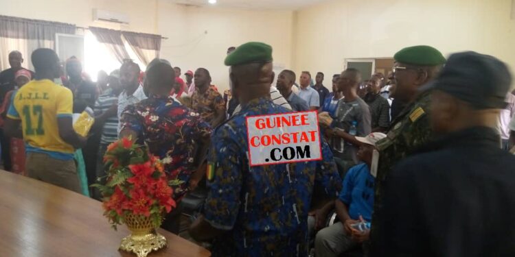 Boké : MANIFESTATION AU GOUVERNORAT POUR DEMANDER LE DÉPART DU PRÉFET COLONEL SENY SILVER CAMARA.