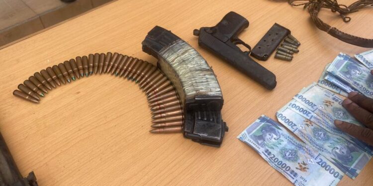 Kankan : SIX PRÉSUMÉS BANDITS EN POSSESSION D’ARMES, DE MUNITIONS ET DES FAUX BILLETS MIS AUX Arrêts