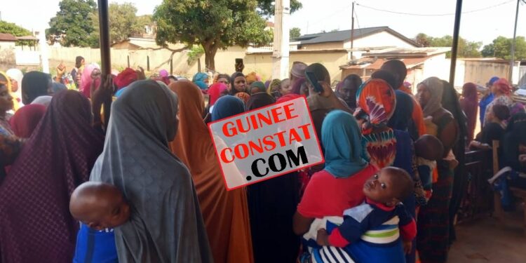 Labé : LES FEMMES DU SECTEUR Maleya DEVANT LES LOCAUX D&rsquo;EDG, EXIGE LE RETOUR DU COURANT ÉLECTRIQUE