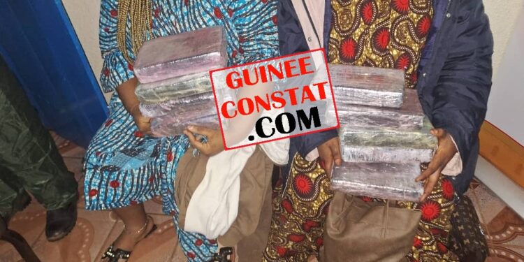 Siguiri :10 PLAQUETTES DE COCAÏNE SAISIE SUR DEUX FEMMES LEONAISES À KOUrEMALÉ