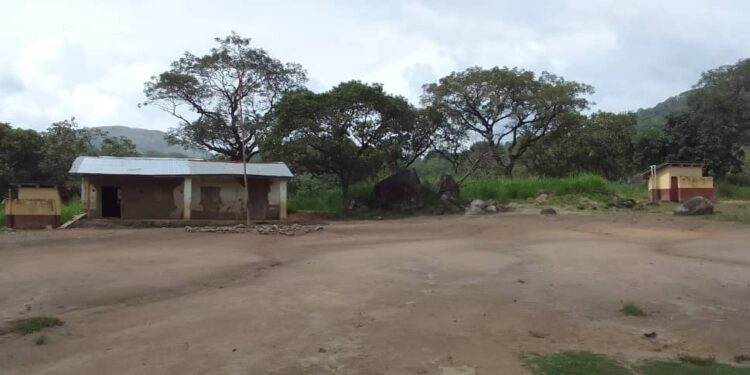 Faranah Kobikoro un probable séisme plonge les citoyens de GbaFaranah Kobikoro UN PROBABLE SÉISME PLONGE LES CITOYENS DE GBAGBARMA DANS LE DÉSARROI