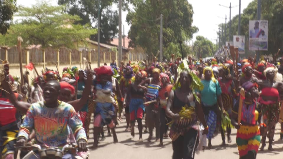 Kankan : DES FEMMES DE TORON BANANKÖ MANIFESTENT CONTRE LA TRANSHUMANCE ET RÉCLAMENT LA LIBÉRATION DE LEURS PROCHES