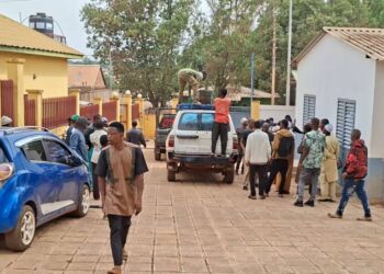 Labé : UN APPRENTI CHAUFFEUR CHUTE D’UN CAMION ET MEURT ÉCRASÉ À NADHEL